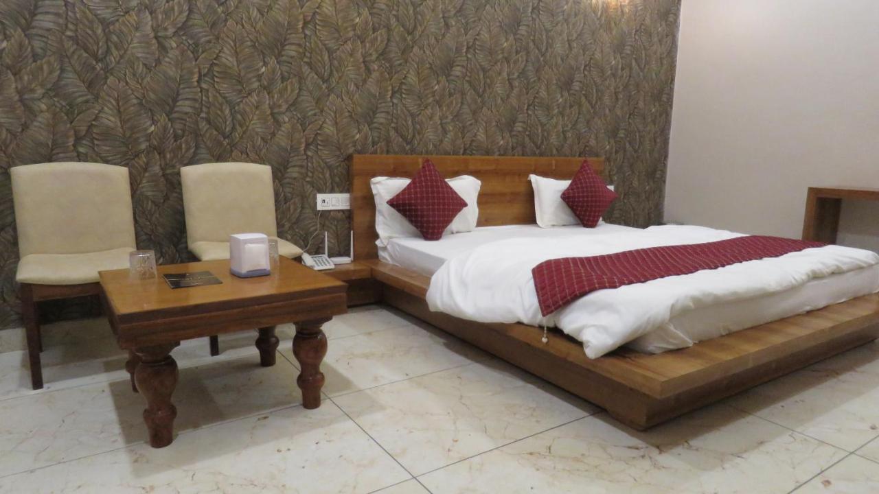 Raja Ji Hotels & Restaurant Jind Exterior foto